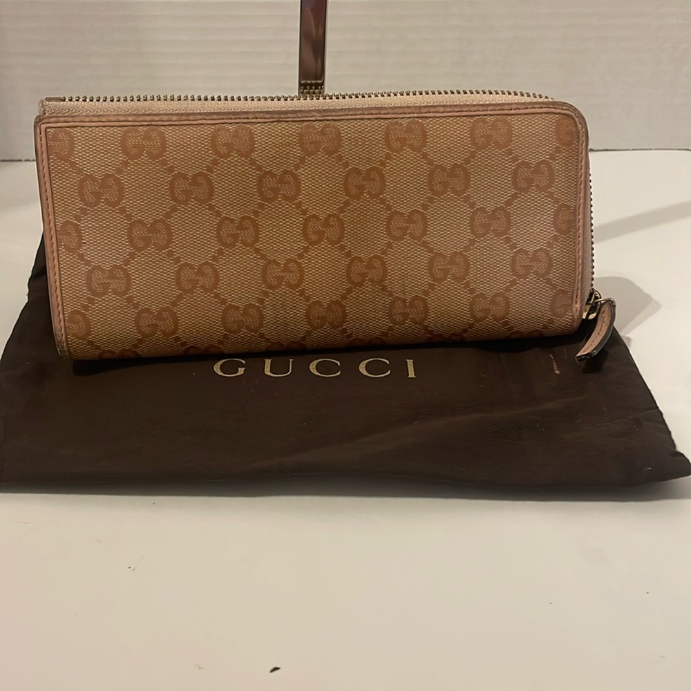 Gucci Leather Wallet